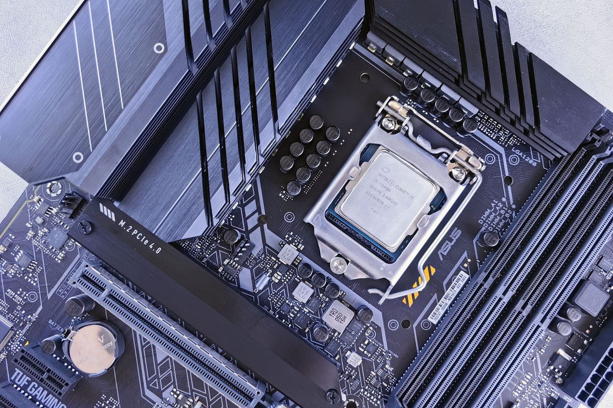 หัวต่อ PCIe 6+2 pin การ์ดจอกินไฟโหด: กี่เส้นถึงเอาอยู่ ไม่ใช่แค่เสียบได้ก็จบ